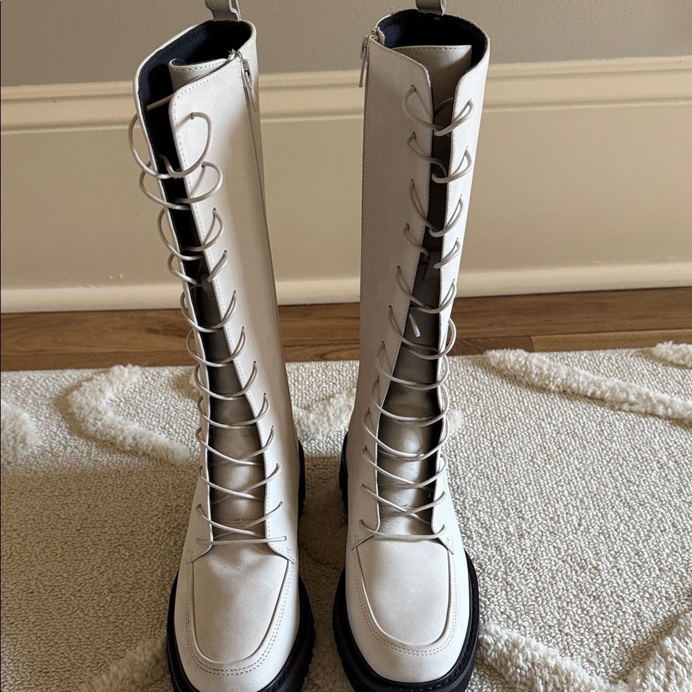 Brand New House of Harlow 1960 Paxton Lace Up Boot